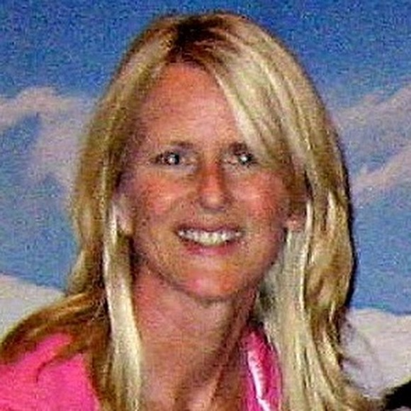 Meet your Posher, Symmetha - Picture 1 of 1